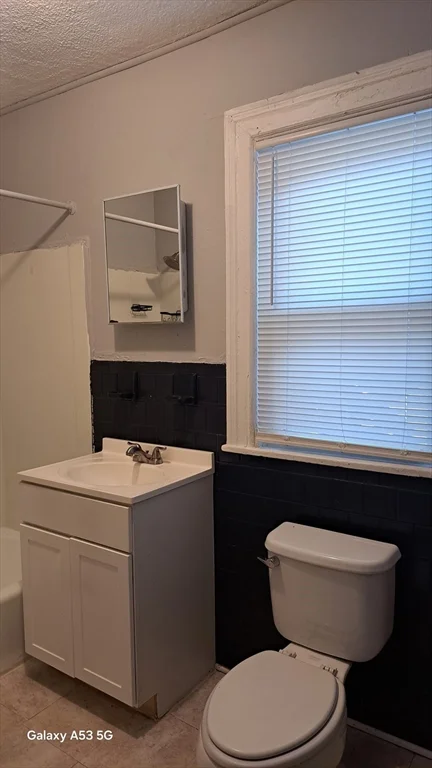 3 bed, 1 bath apartment for rent at 50 Fruit St Unit 2, WPI — photo 8 of 13