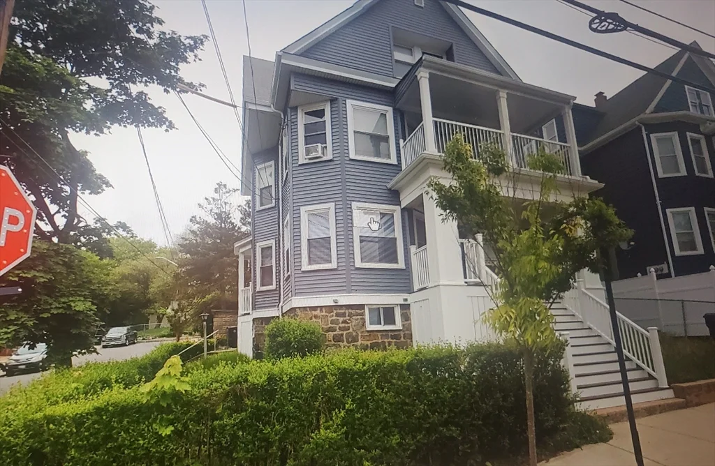 2 bed, 1 bath apartment for rent at 50 Gledhill Ave Unit 1, Everett — photo 1 of 14
