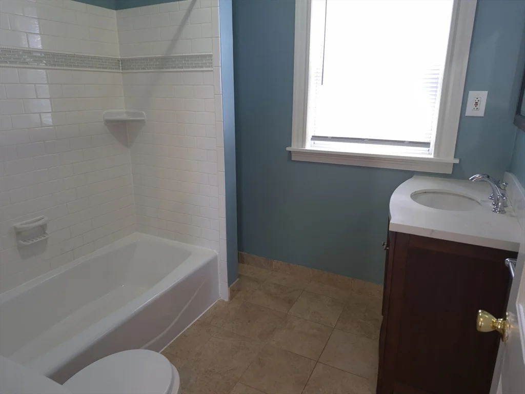 2 bed, 1 bath apartment for rent at 50 Gledhill Ave Unit 1, Everett — photo 9 of 14