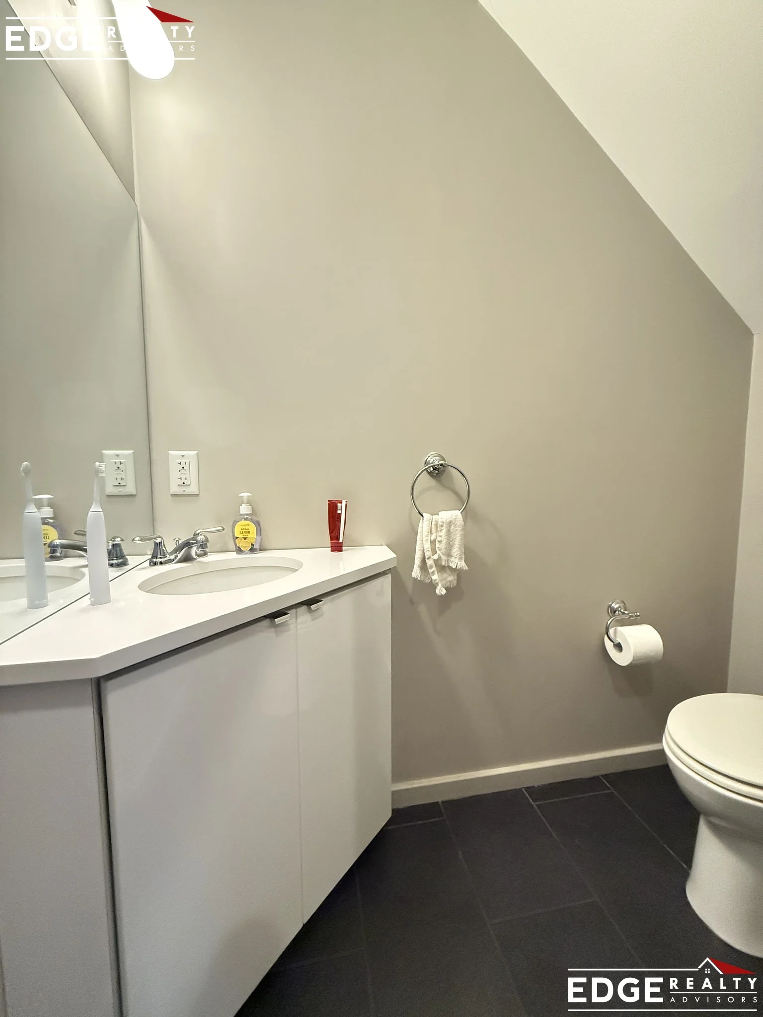4 bed, 2.5 bath apartment for rent at 50 Glenville Ave Unit N/A, Brighton — photo 11 of 15