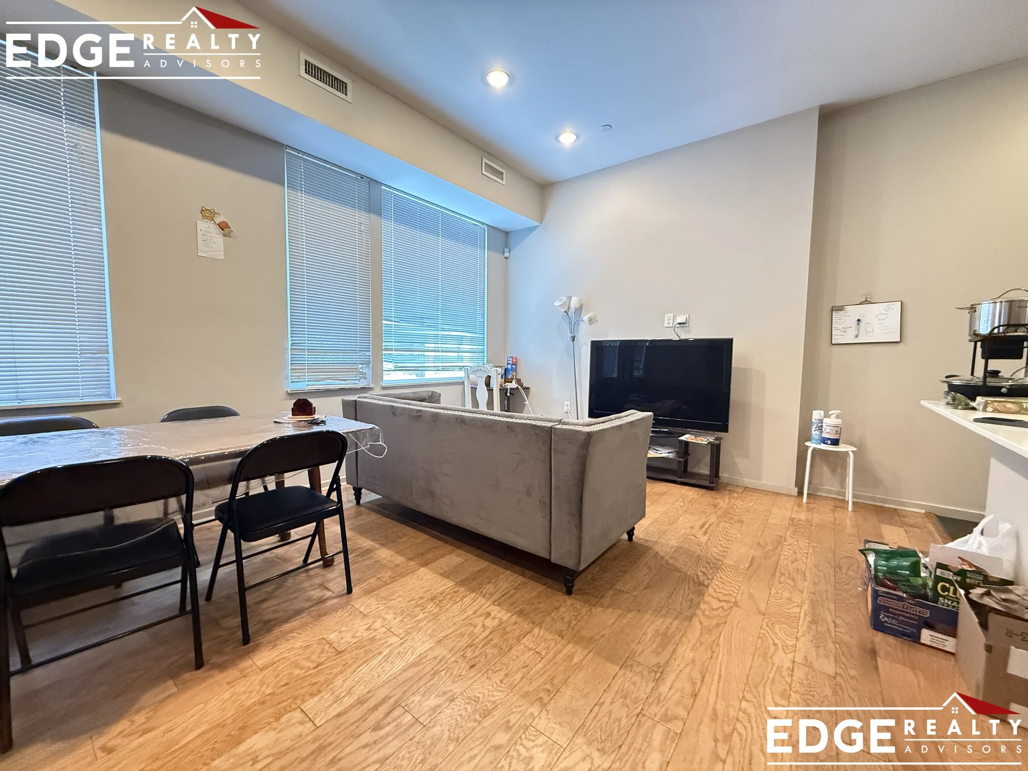 4 bed, 2.5 bath apartment for rent at 50 Glenville Ave Unit N/A, Brighton — photo 4 of 15