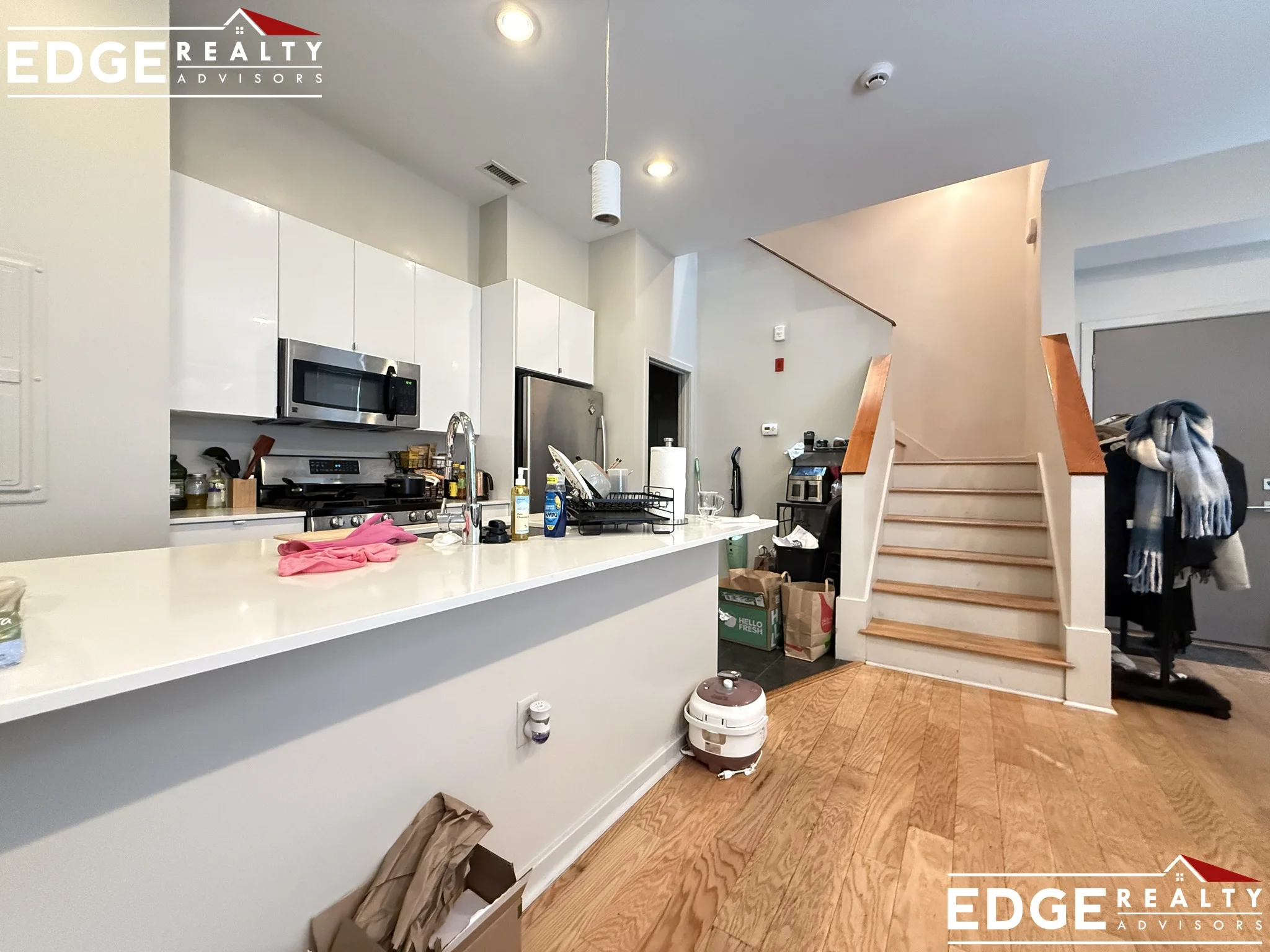 4 bed, 2.5 bath apartment for rent at 50 Glenville Ave Unit N/A, Brighton — photo 3 of 15