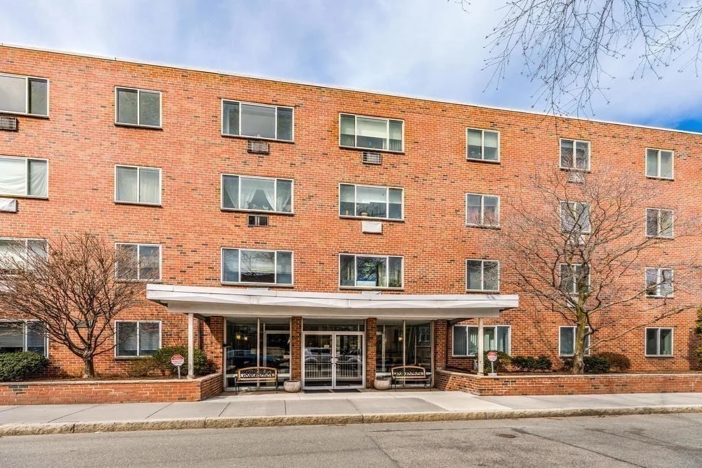 1 bed, 1 bath apartment for rent at 50 Green St Unit 114, North Brookline — photo 1 of 15