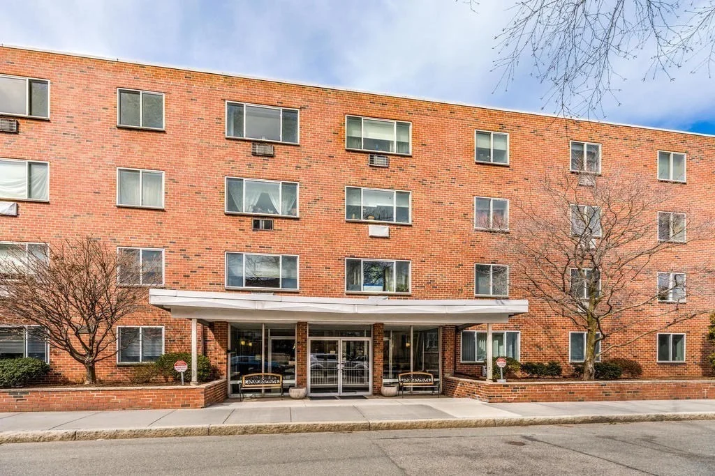 1 bed, 1 bath apartment for rent at 50 Green St Unit 214, Coolidge Corner — photo 1 of 2