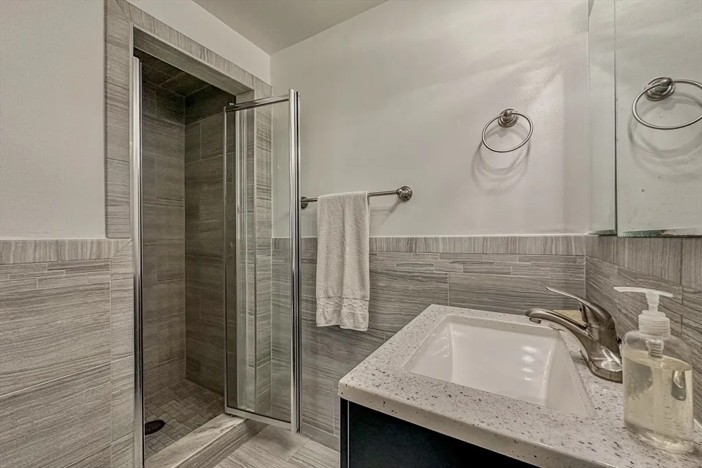 2 bed, 2 bath apartment for rent at 50 Green St Unit 312, North Brookline — photo 10 of 19