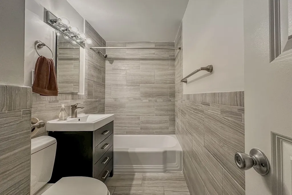 2 bed, 2 bath apartment for rent at 50 Green St Unit 312, North Brookline — photo 12 of 19