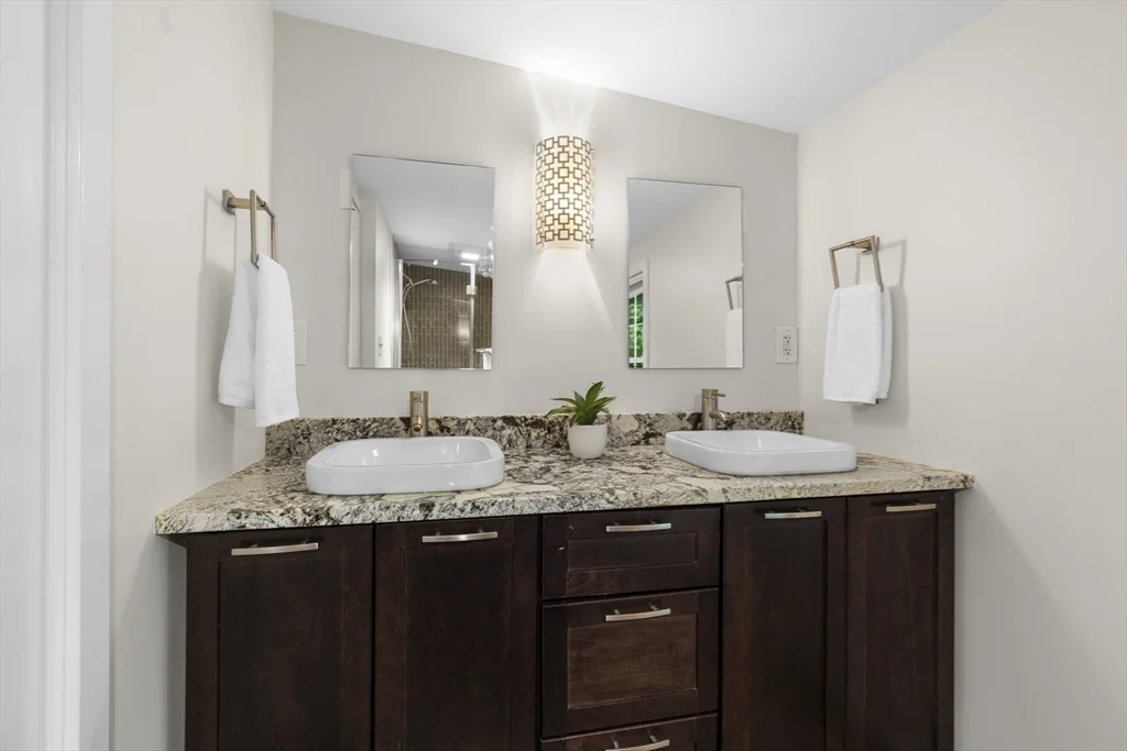 4 bed, 2 bath apartment for rent at 50 Grove Hill Park, Newton — photo 16 of 30