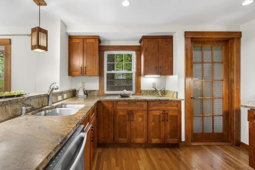 4 bed, 2 bath apartment for rent at 50 Grove Hill Park, Newton — photo 10 of 30