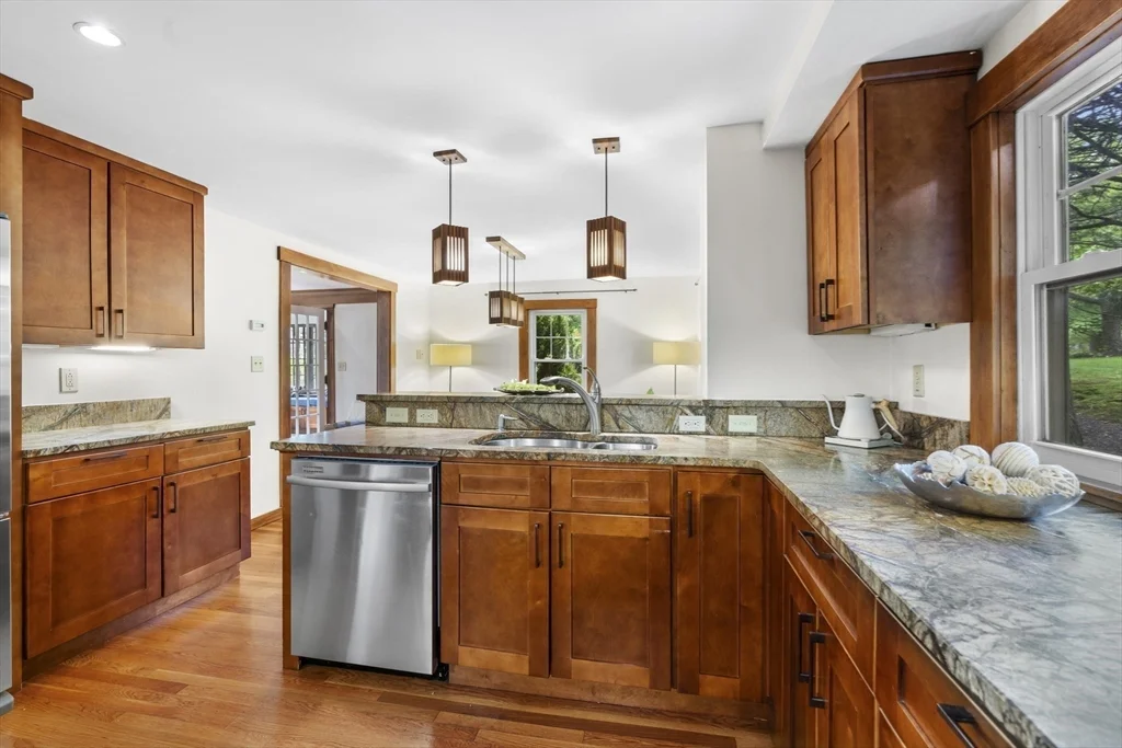 4 bed, 2 bath apartment for rent at 50 Grove Hill Park, Newton — photo 11 of 30
