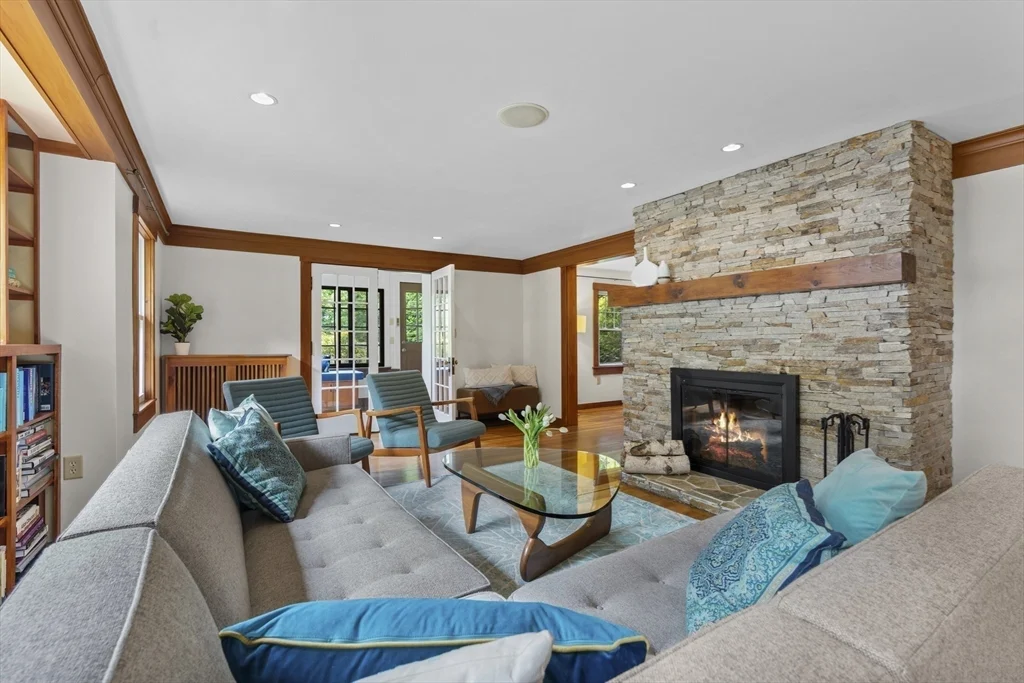 4 bed, 2 bath apartment for rent at 50 Grove Hill Park, Newton — photo 6 of 30