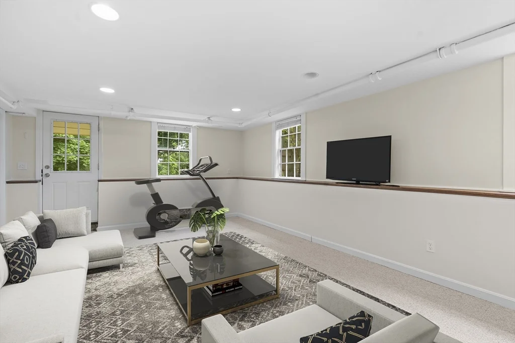4 bed, 2 bath apartment for rent at 50 Grove Hill Park, Newton — photo 19 of 30