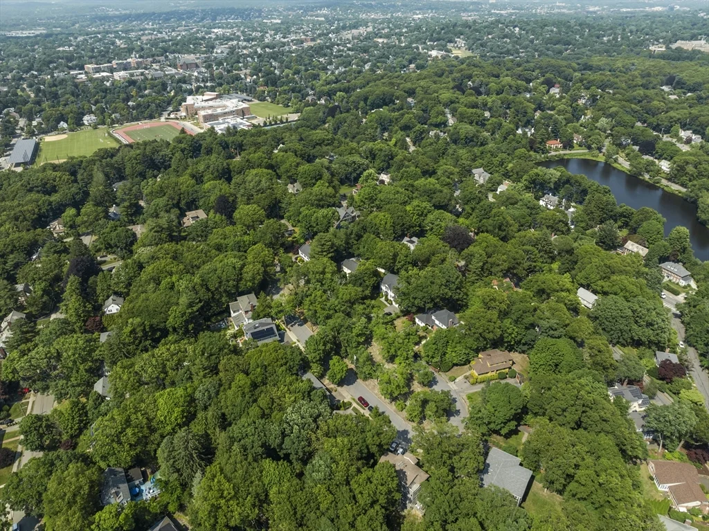 4 bed, 2 bath apartment for rent at 50 Grove Hill Park, Newton — photo 29 of 30