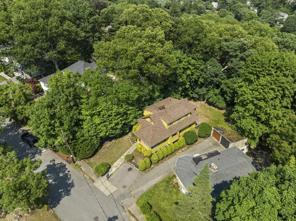 4 bed, 2 bath apartment for rent at 50 Grove Hill Park, Newton — photo 3 of 30
