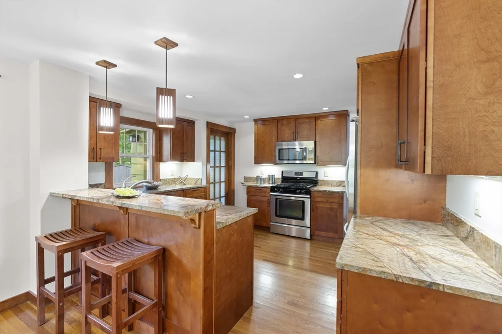 4 bed, 2 bath apartment for rent at 50 Grove Hill Park, Newton — photo 9 of 30