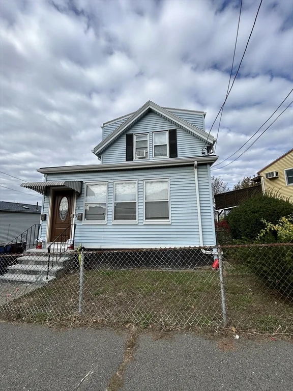 1 bed, 1 bath apartment for rent at 50 Hichborn St Unit 1, Revere