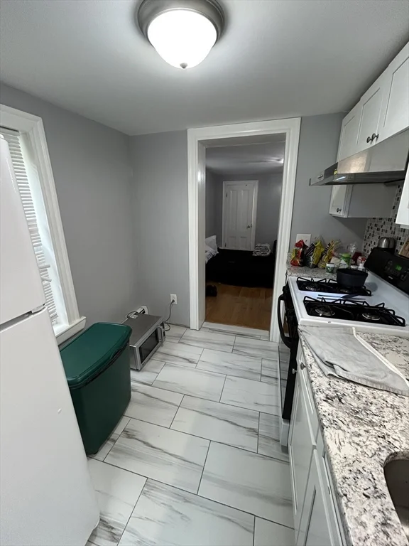 1 bed, 1 bath apartment for rent at 50 Hichborn St Unit 1, Revere — photo 4 of 11