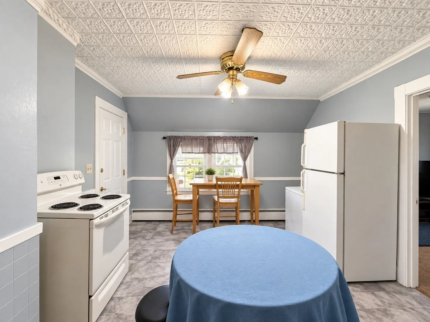 2 bed, 1 bath apartment for rent at 50 Hilton St Unit 2F, Chicopee — photo 4 of 16