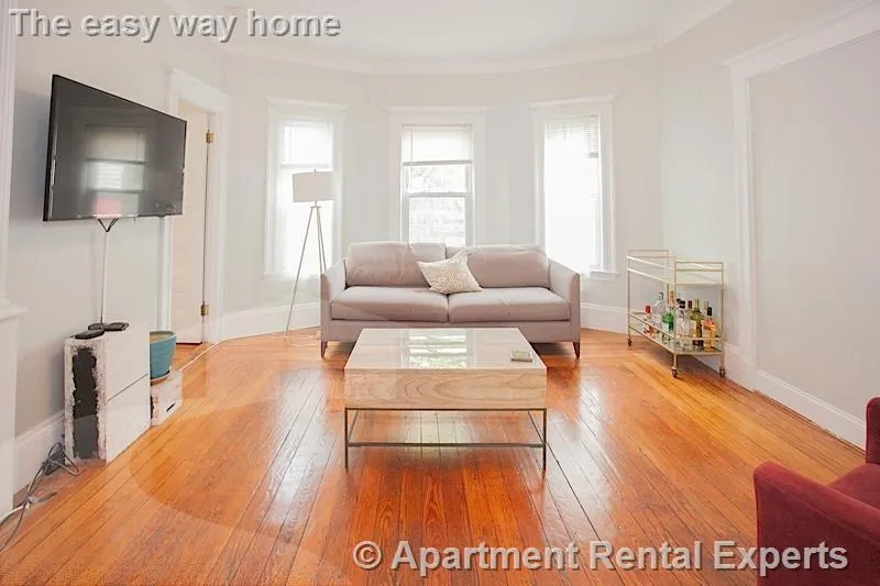 3 bed, 2 bath apartment for rent at 50 Holyoke Rd Unit 1, Porter Square — photo 3 of 10