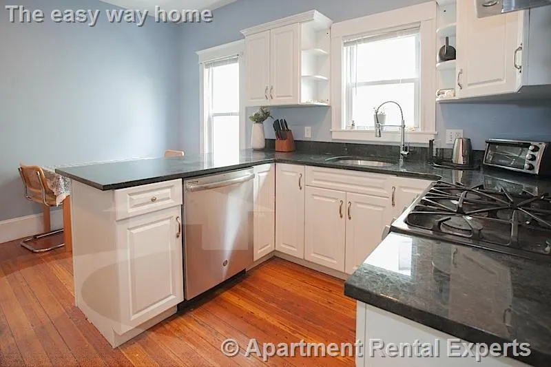 3 bed, 2 bath apartment for rent at 50 Holyoke Rd Unit 1, Porter Square — photo 2 of 10