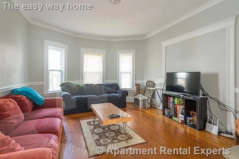 5 bed, 2 bath apartment for rent at 50 Holyoke Rd Unit 2, Porter Square — photo 3 of 8
