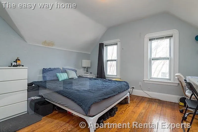 5 bed, 2 bath apartment for rent at 50 Holyoke Rd Unit 2, Porter Square — photo 6 of 8