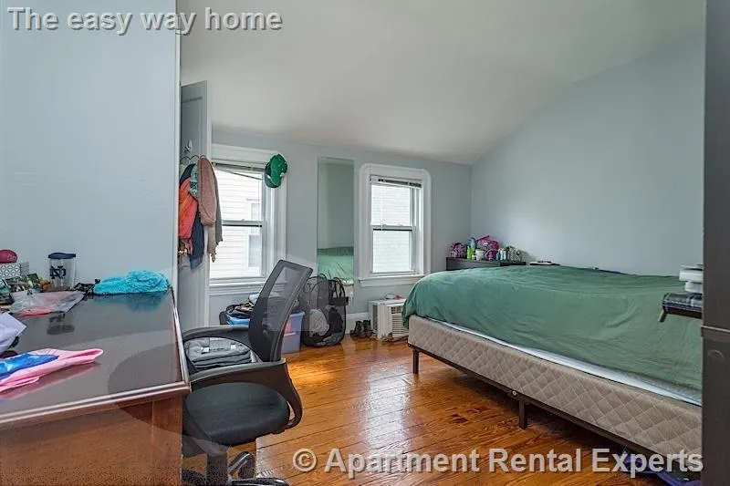 5 bed, 2 bath apartment for rent at 50 Holyoke Rd Unit 2, Porter Square — photo 5 of 8