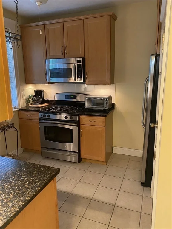 2 bed, 1 bath apartment for rent at 50 Jamaicaway Unit 1, Jamaica Plain — photo 4 of 9
