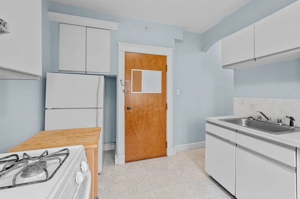 2 bed, 1 bath apartment for rent at 50 Jamaicaway Unit 6, Jamaica Plain — photo 9 of 22