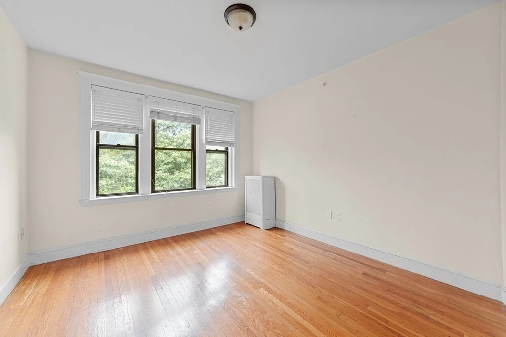 2 bed, 1 bath apartment for rent at 50 Jamaicaway Unit 6, Jamaica Plain — photo 5 of 22
