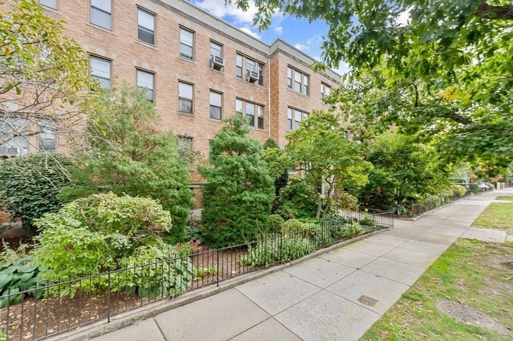 2 bed, 1 bath apartment for rent at 50 Jamaicaway Unit 6, Jamaica Plain — photo 22 of 22