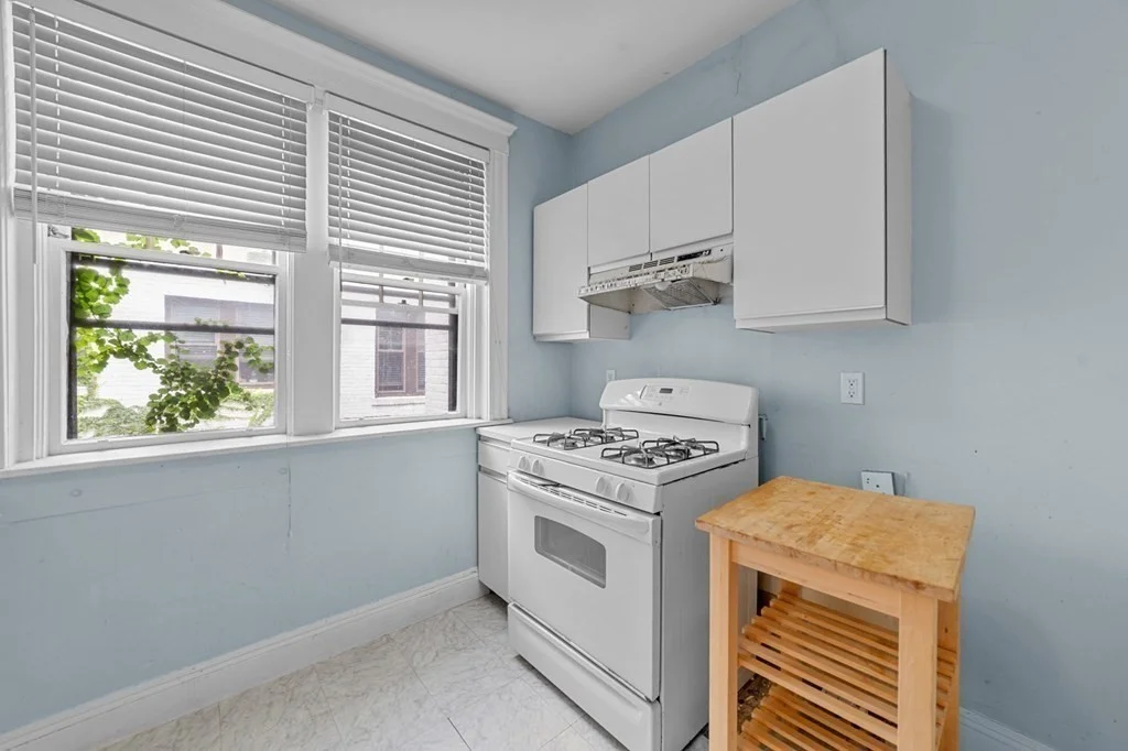 2 bed, 1 bath apartment for rent at 50 Jamaicaway Unit 6, Jamaica Plain — photo 10 of 22