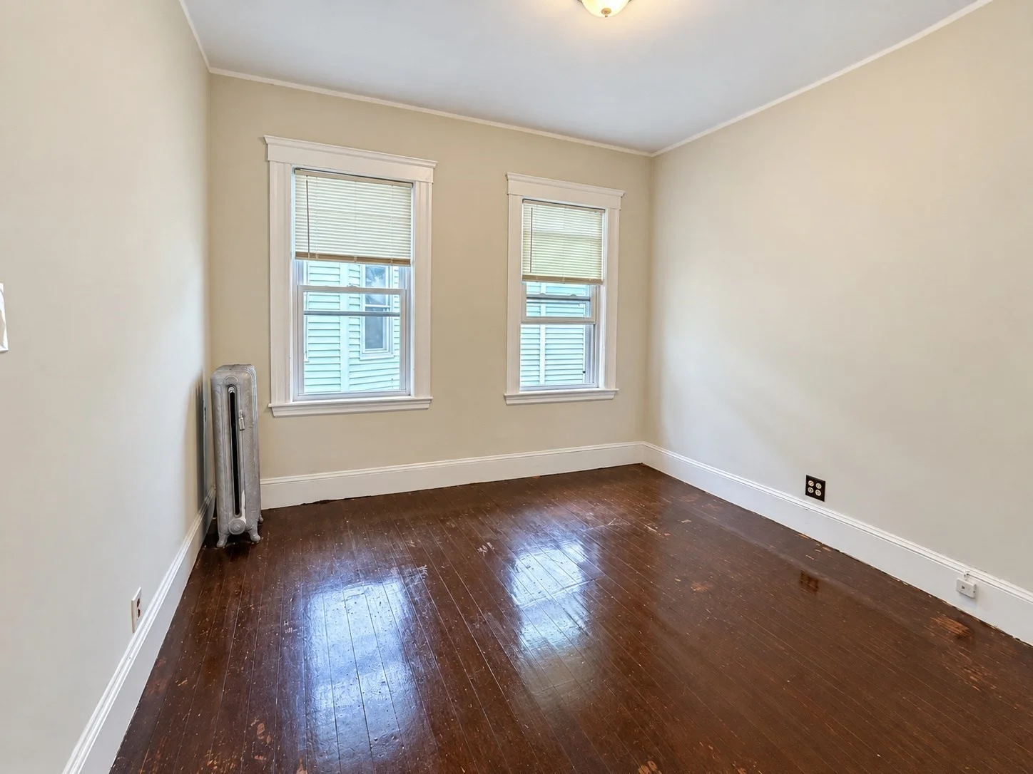 4 bed, 1 bath apartment for rent at 50 Lambert St Unit 3, Glenwood — photo 8 of 22