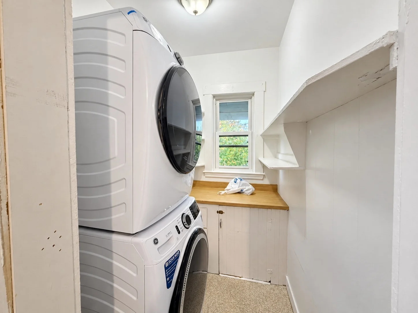 4 bed, 1 bath apartment for rent at 50 Lambert St Unit 3, Glenwood — photo 6 of 22
