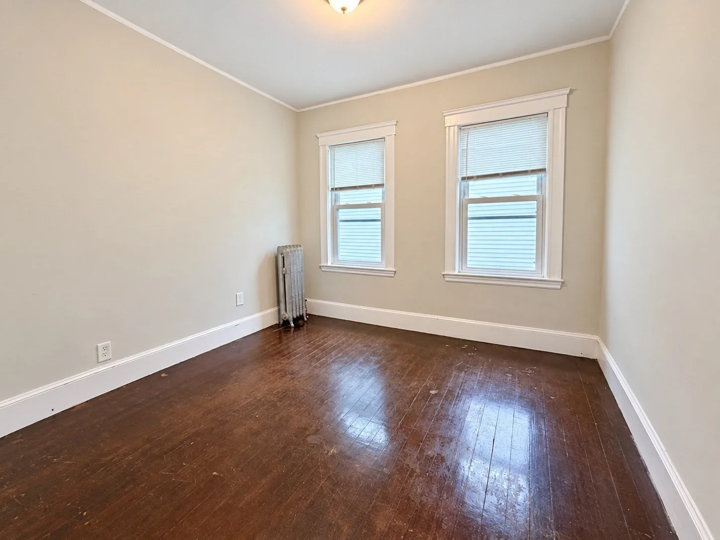 4 bed, 1 bath apartment for rent at 50 Lambert St Unit 3, Glenwood — photo 7 of 22