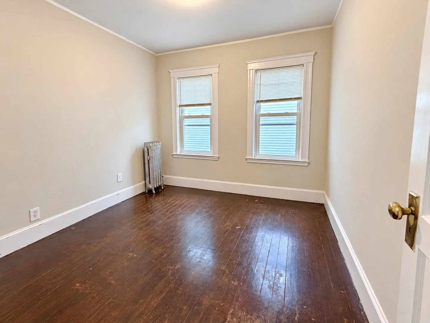 4 bed, 1 bath apartment for rent at 50 Lambert St Unit 3, Glenwood — photo 10 of 22