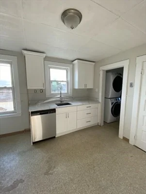 4 bed, 1 bath apartment for rent at 50 Lambert St Unit 3, Medford — photo 10 of 15