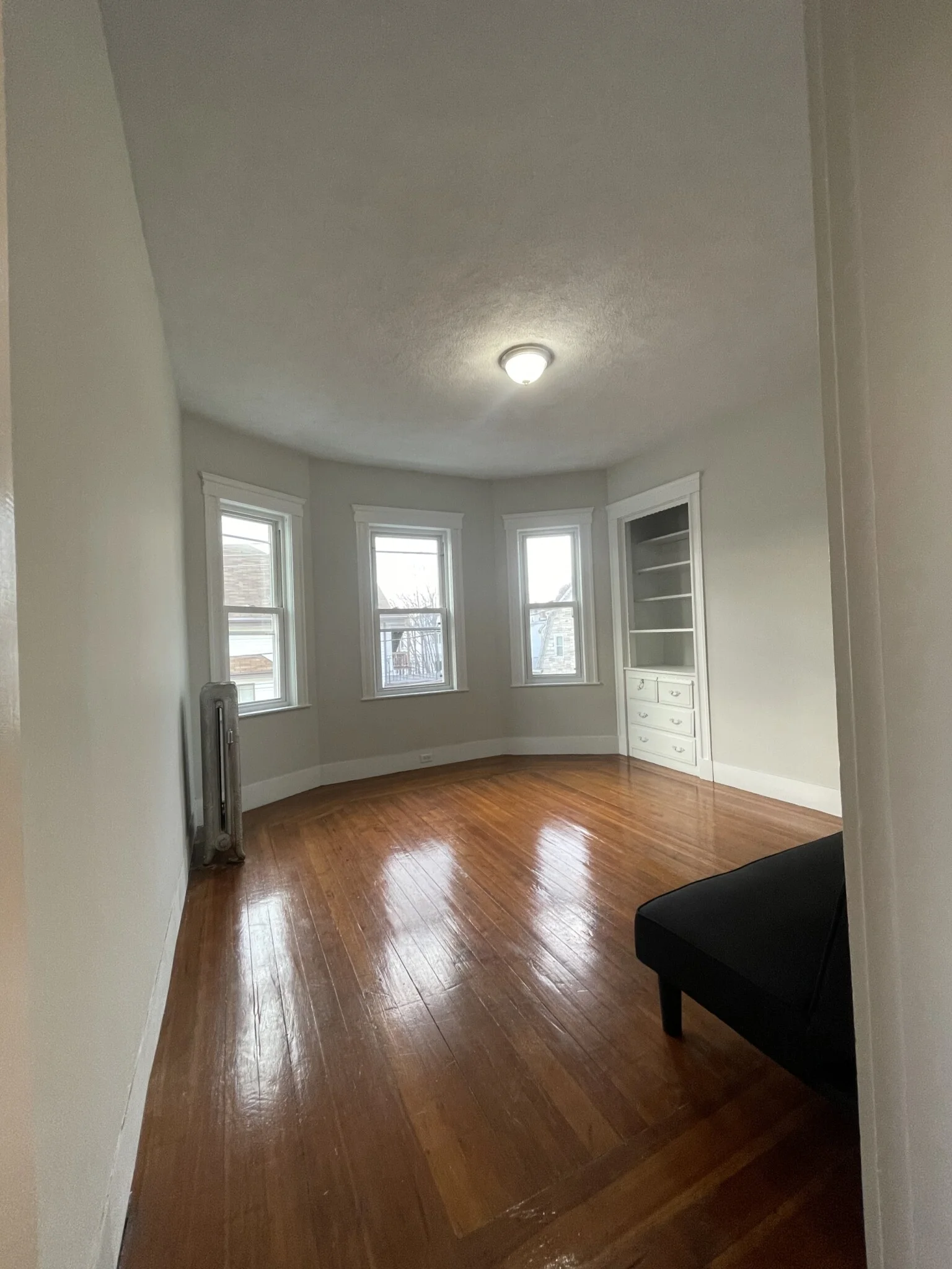 4 bed, 1 bath apartment for rent at 50 Lambert St Unit 3, Medford — photo 3 of 15