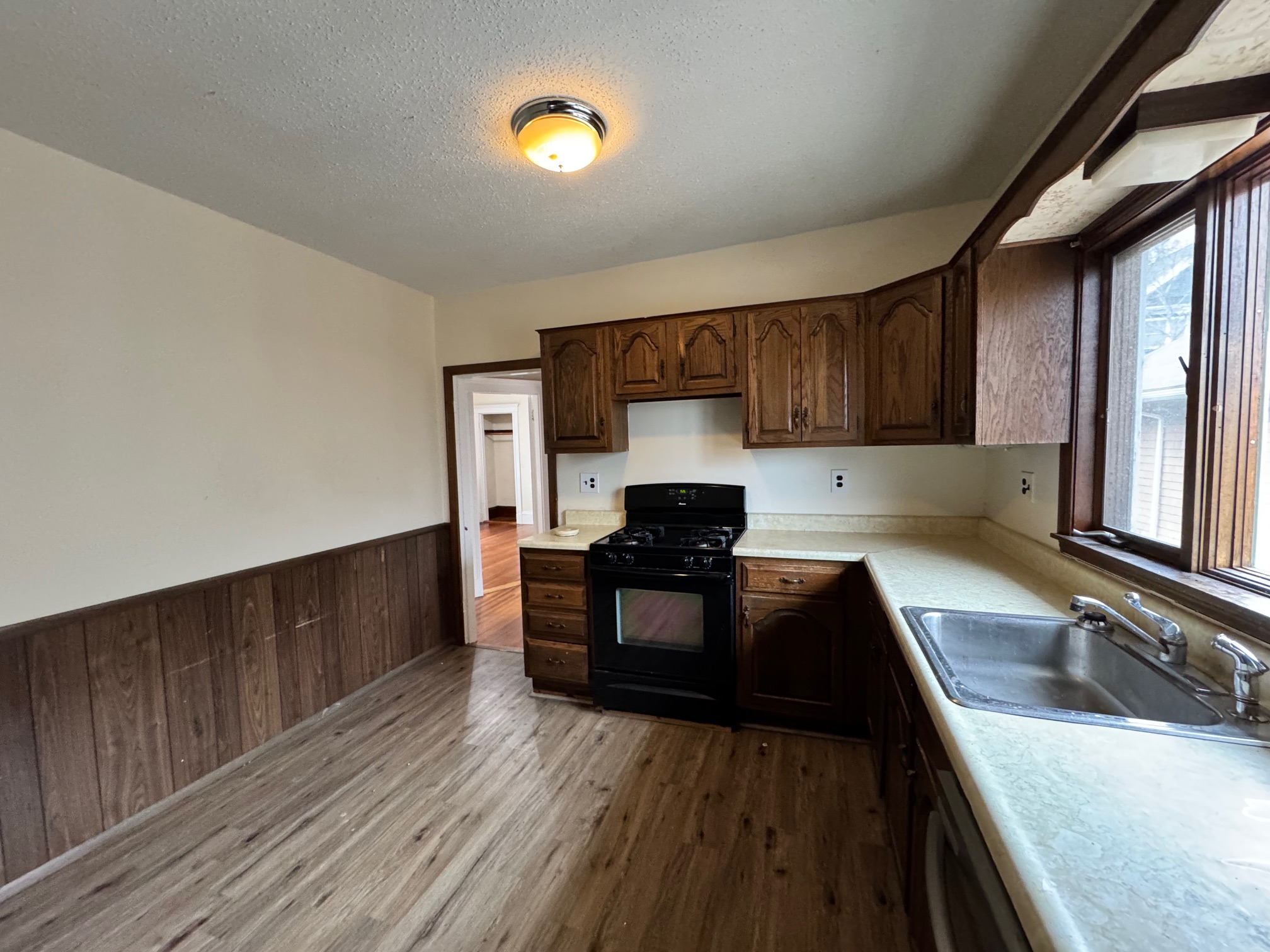 3 bed, 1 bath apartment for rent at 50 Langley Rd, Brighton — photo 11 of 13
