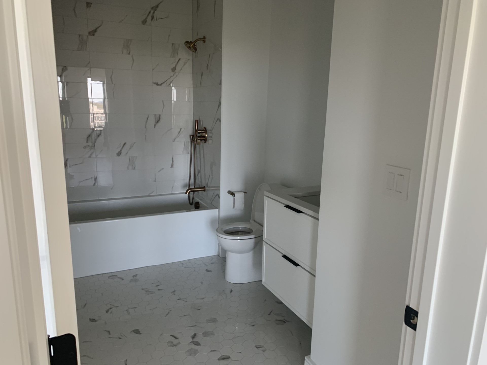 1 bed, 1 bath apartment for rent at 50 Leo M Birmingham Pkwy Unit 401, Brighton — photo 4 of 11