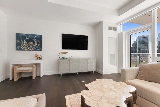 Studio bed, 1 bath apartment for rent at 50 Liberty Dr Unit 4S, Seaport District — photo 4 of 35