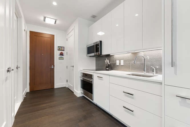 Studio bed, 1 bath apartment for rent at 50 Liberty Dr Unit 4S, Seaport District — photo 11 of 35