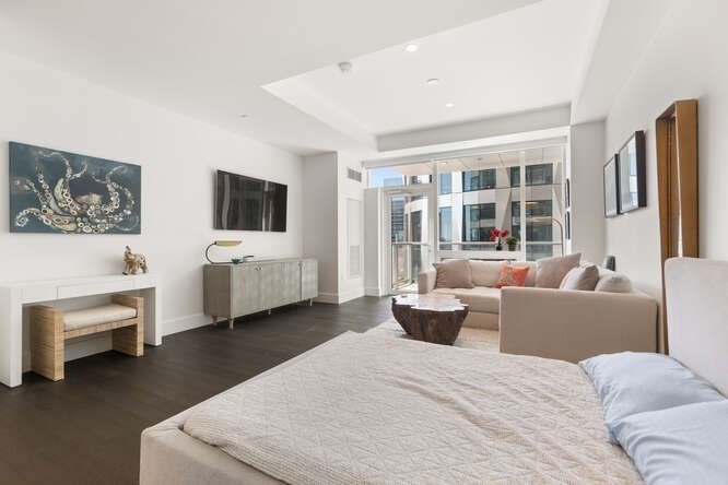 Studio bed, 1 bath apartment for rent at 50 Liberty Dr Unit 4S, Seaport District — photo 2 of 35