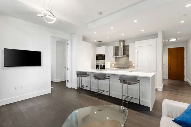 1 bed, 1 bath apartment for rent at 50 Liberty Dr Unit 9H, Seaport District — photo 2 of 30