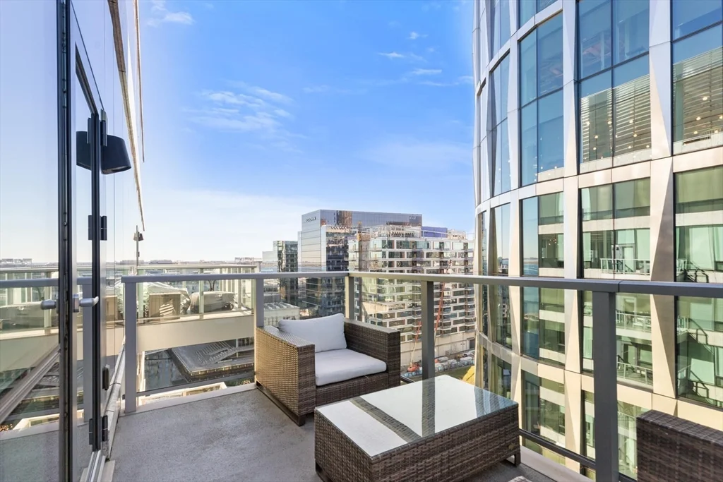 1 bed, 1 bath apartment for rent at 50 Liberty Dr Unit PH1H, Seaport District — photo 16 of 40