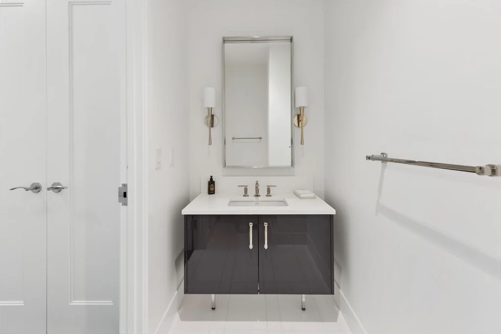 1 bed, 1 bath apartment for rent at 50 Liberty Dr Unit PH1H, Seaport District — photo 26 of 40