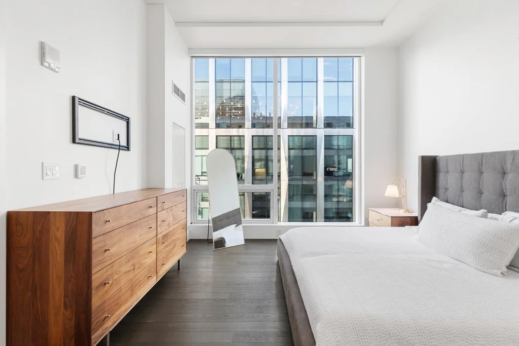 1 bed, 1 bath apartment for rent at 50 Liberty Dr Unit PH1H, Seaport District — photo 19 of 40