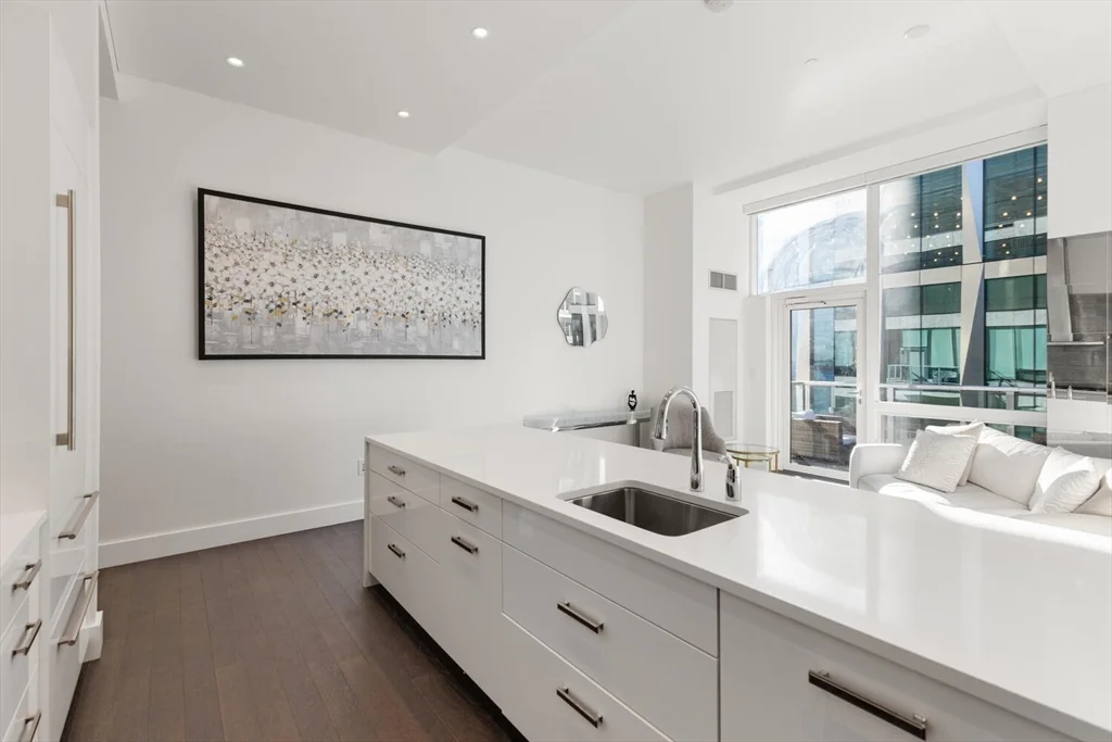 1 bed, 1 bath apartment for rent at 50 Liberty Dr Unit PH1H, Seaport District — photo 9 of 40