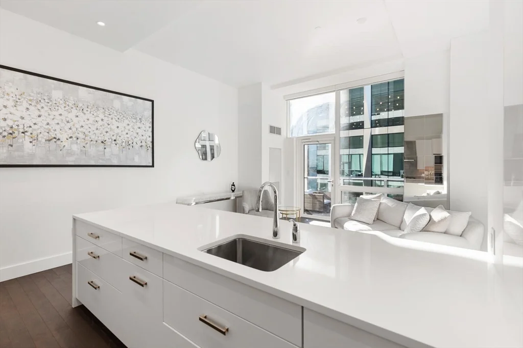 1 bed, 1 bath apartment for rent at 50 Liberty Dr Unit PH1H, Seaport District — photo 7 of 40