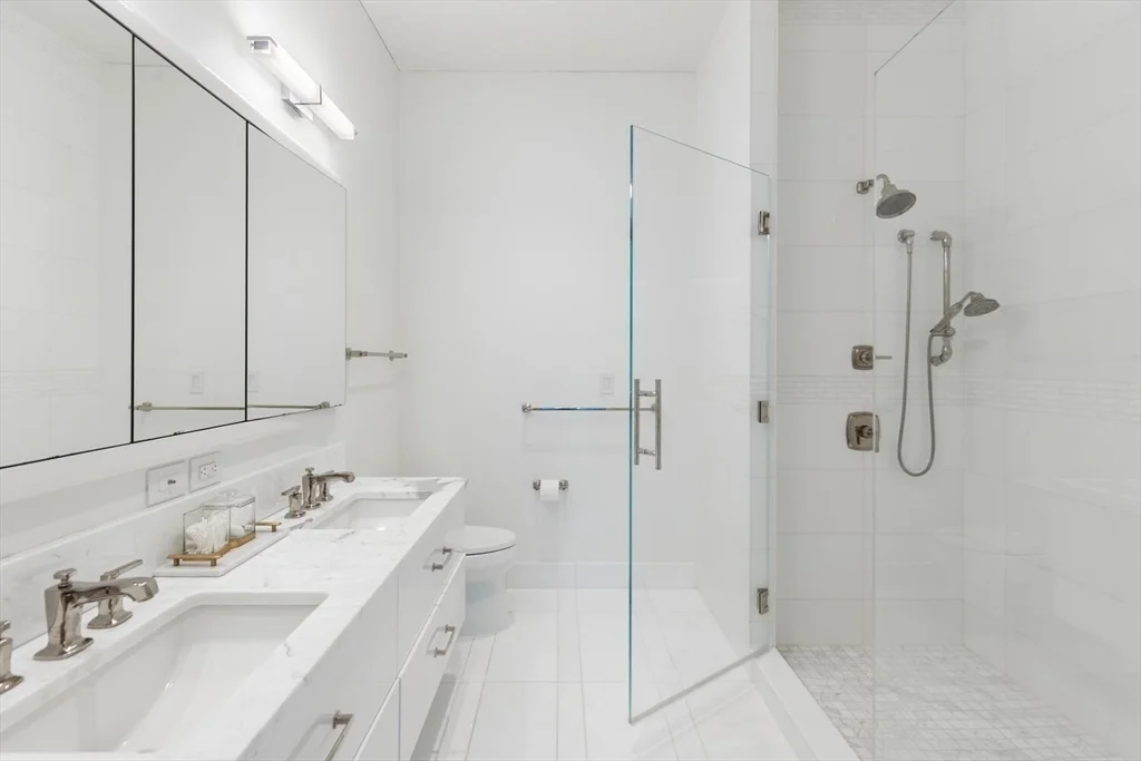 1 bed, 1 bath apartment for rent at 50 Liberty Dr Unit PH1H, Seaport District — photo 24 of 40