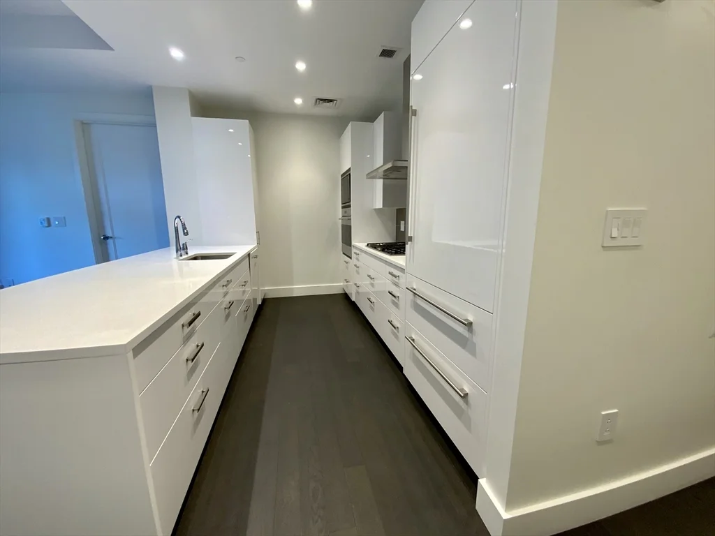 1 bed, 1 bath apartment for rent at 50 Liberty Unit 6H, South Boston — photo 2 of 30